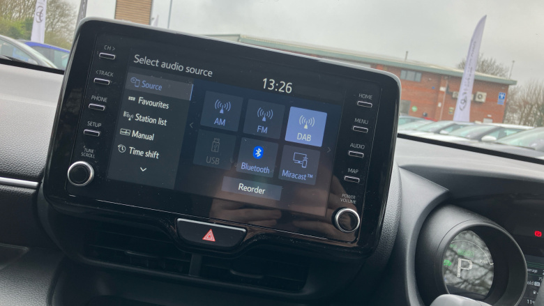 Toyota Yaris 1.5 Hybrid Design 5dr CVT Hybrid Hatchback